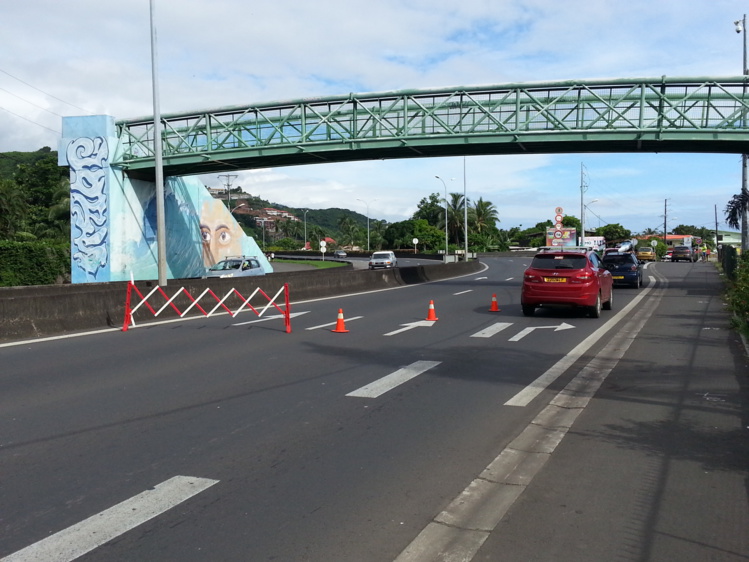 Sortie de route d'un camion : la circulation sur la route des plaines perturbée (photos) Sortie de route d'un camion : la circulation sur la route des plaines perturbée (photos)