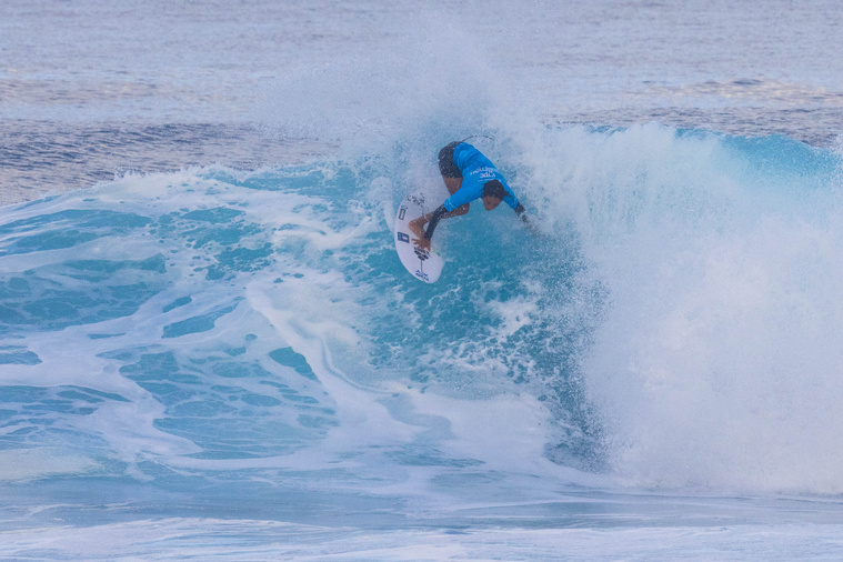 Vahine Fierro, en invitée de marque pour cette Lexus Pipe Chalenger, a passé un premier tour tout en maitrise. Vahine Fierro, en invitée de marque pour cette Lexus Pipe Chalenger, a passé un premier tour tout en maitrise.