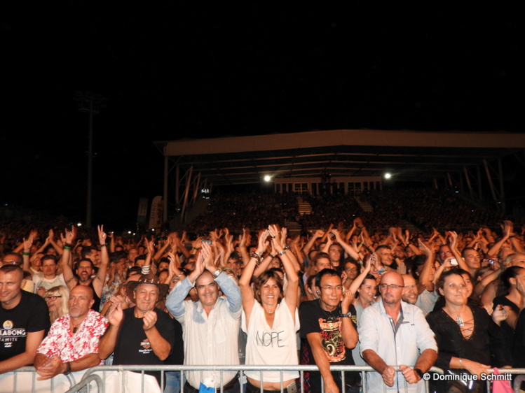 L'aire de spectacle de To'atā a littéralement vibré rock 'n' roll, provoquant la liesse des 5 000 personnes présentes pour l'événement.