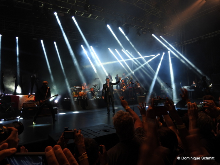 La rock star est rentré hier à Los Angeles, avec une promesse : revenir à Tahiti, "le paradis sur Terre".