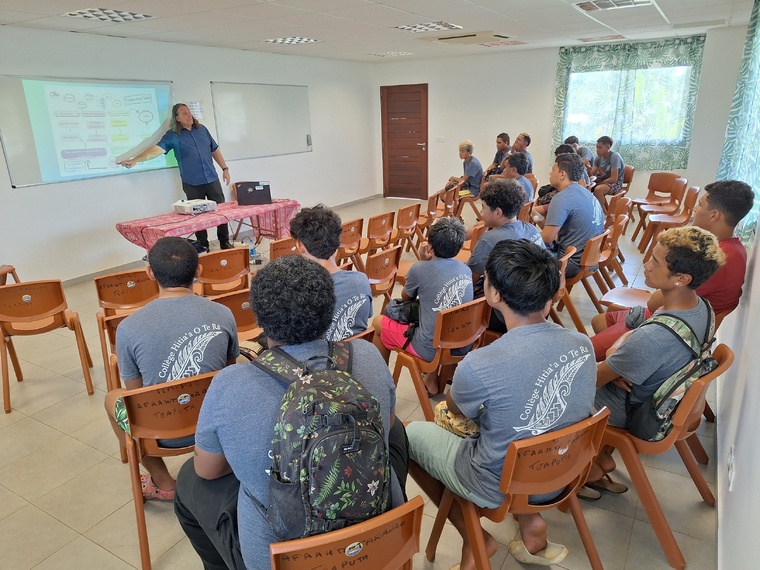 Des présentations globales étaient animées par les chefs d’établissement.