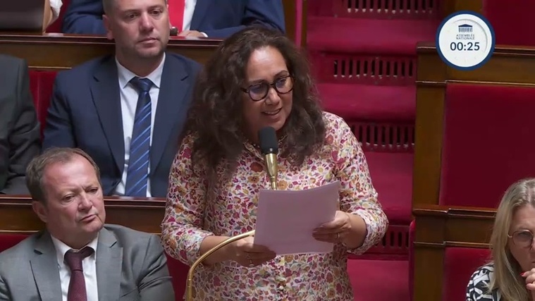 Mereana Reid Arbelot veut une carte Vitale immédiate pour les Polynésiens Mereana Reid Arbelot veut une carte Vitale immédiate pour les Polynésiens