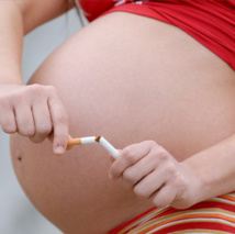Payer les femmes enceintes pour ne plus fumer: efficace, disent les experts