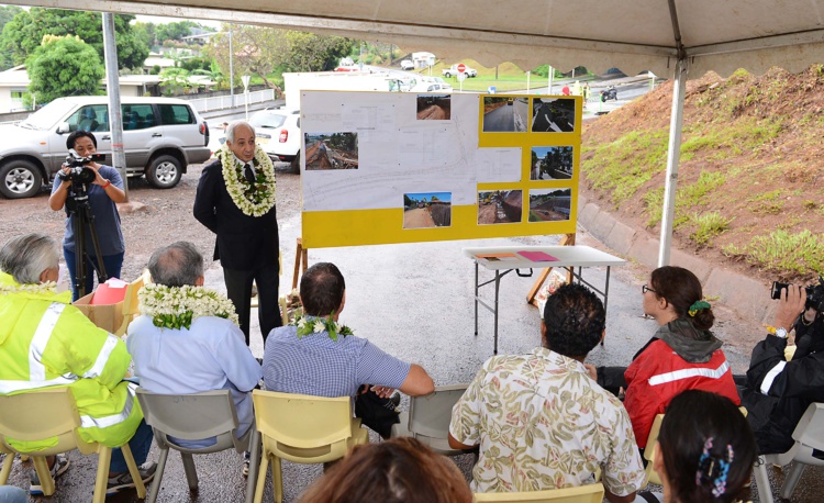 Le ministre de l'Equipement a présenté les travaux réalisés à l'échangeur de Saint-Hilaire. Le ministre de l'Equipement a présenté les travaux réalisés à l'échangeur de Saint-Hilaire.