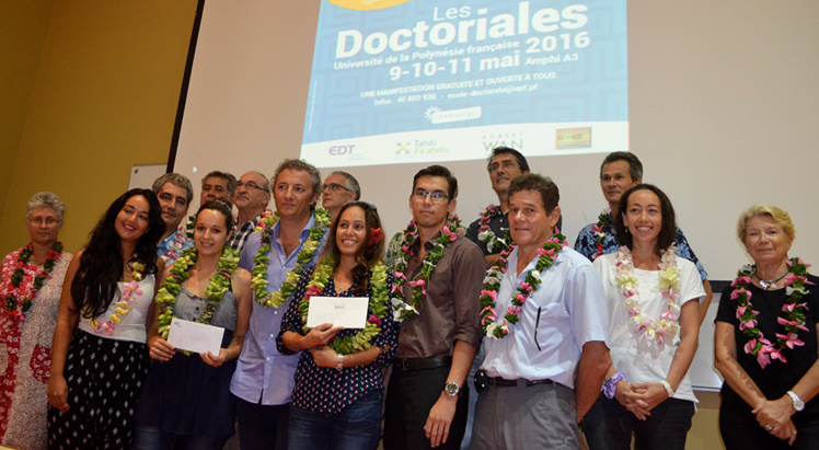 Les lauréats, le jury et les partenaires des doctoriales 2016.