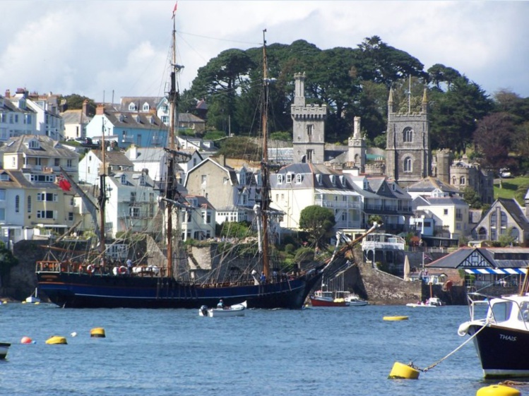 Mary Bryant était originaire du petit port de Fowey, où elle retourna vivre dans l’anonymat après son odyssée qui la fit connaître de toute l’Angleterre. Mary Bryant était originaire du petit port de Fowey, où elle retourna vivre dans l’anonymat après son odyssée qui la fit connaître de toute l’Angleterre.
