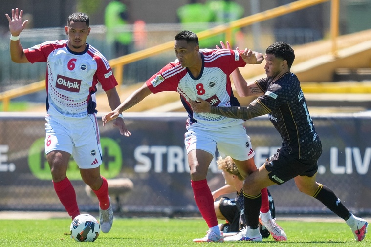 Les Tahitiens ont fait un bon match à l’image de leurs milieux de terrain Roonui Tehau et Terai Bremond.