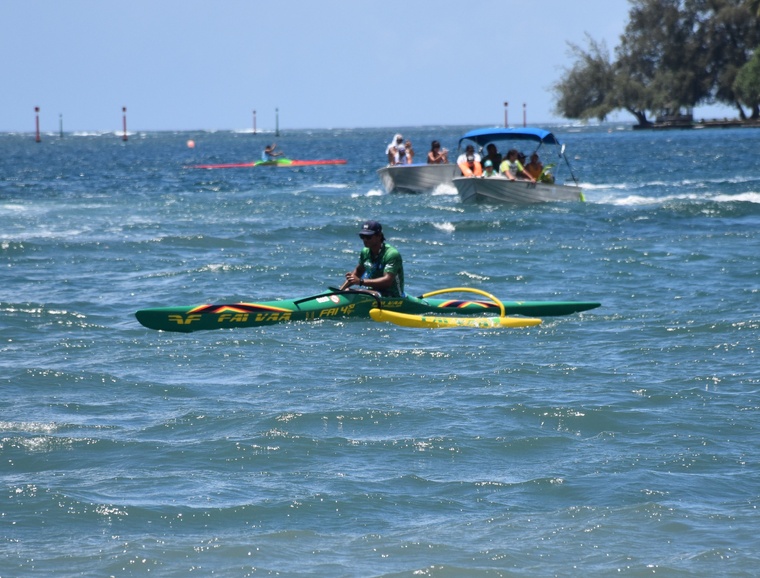 C’est Tutearii Hoatua du Team OPT qui a remporté la course seniors hommes Élite.