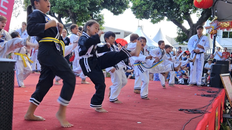 La culture au galop au temple Kanti La culture au galop au temple Kanti