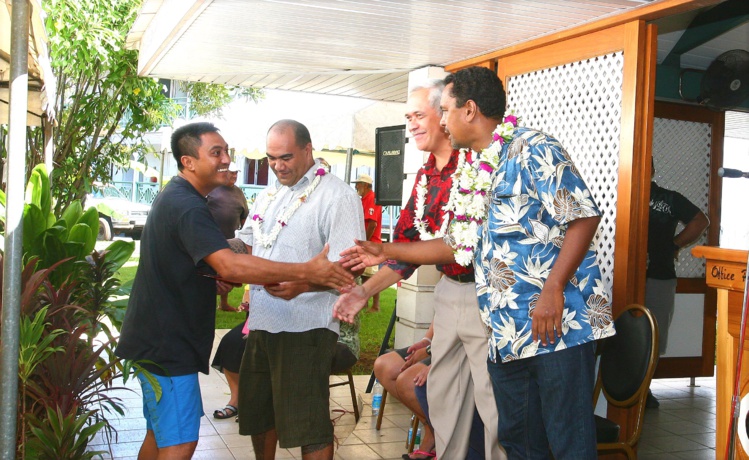 Cérémonie de remise de bons d’aides en matériaux Cérémonie de remise de bons d’aides en matériaux