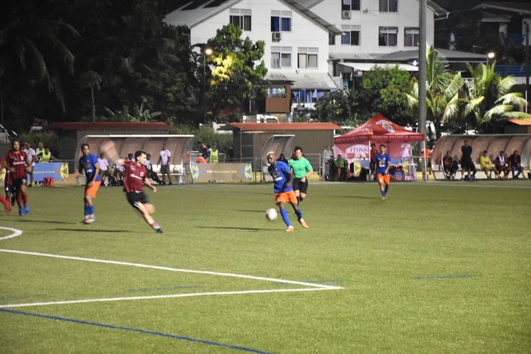 Djanny Diarra et l’AS Dragon se qualifient pour les quarts de finale et continuent leur belle aventure en Coupe de Polynésie.