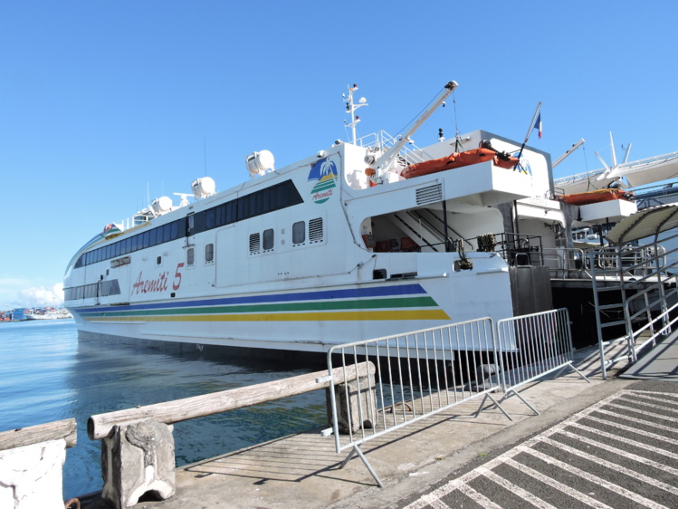 Le Aremiti 5 assure la navette entre Tahiti et Moorea depuis 12 ans. Le Aremiti 5 assure la navette entre Tahiti et Moorea depuis 12 ans.