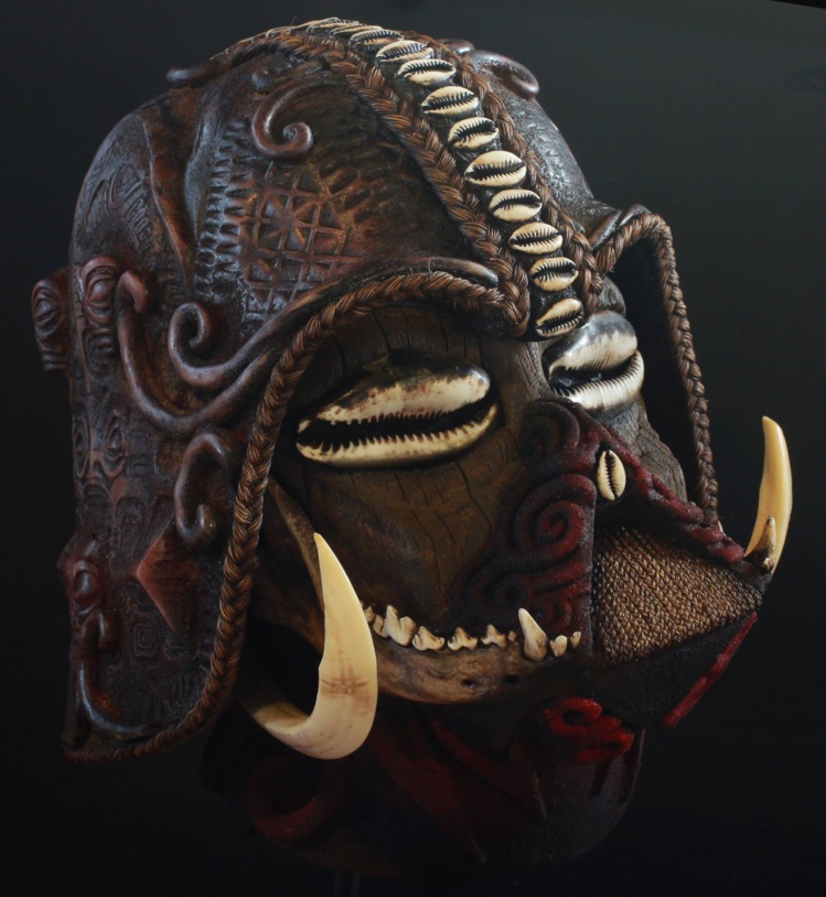 Le "Marquesian Vador" vendu à l'entreprise Ripley's, fruit du talent de Tahe. Le "Marquesian Vador" vendu à l'entreprise Ripley's, fruit du talent de Tahe.