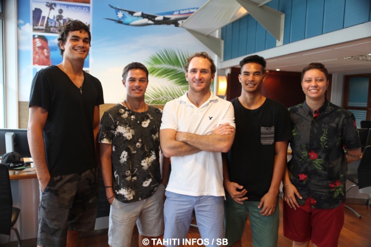 Lorenzo, Mateia, Steven, O'Neil et Karelle Lorenzo, Mateia, Steven, O'Neil et Karelle