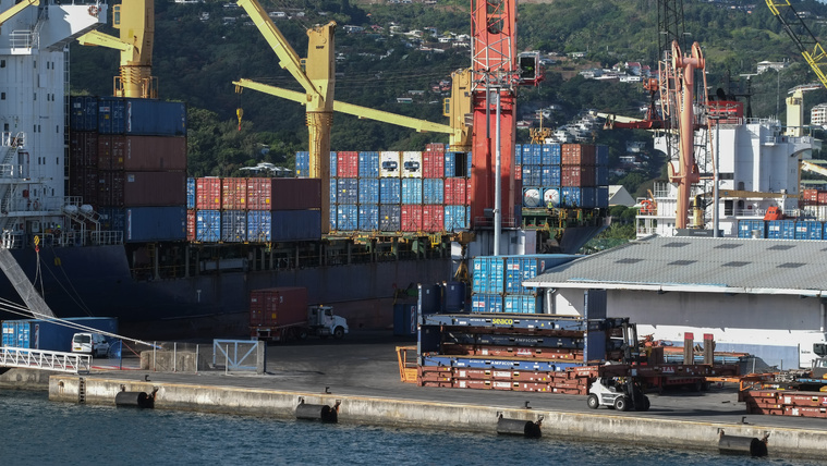 Un déficit de la balance commerciale plus élevé