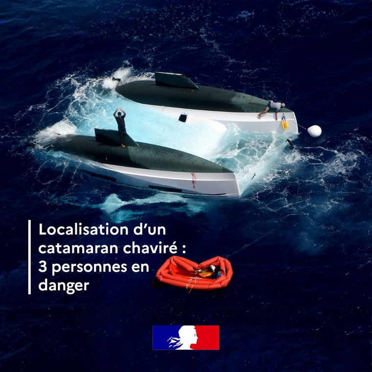 Sauvetage exceptionnel de 3 naufragés en mer Sauvetage exceptionnel de 3 naufragés en mer