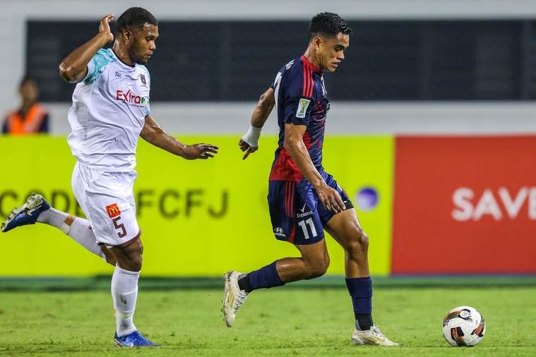 Shan et les Tahitiens ont tenté mais n’ont pas réussi à trouver le chemin des filets.