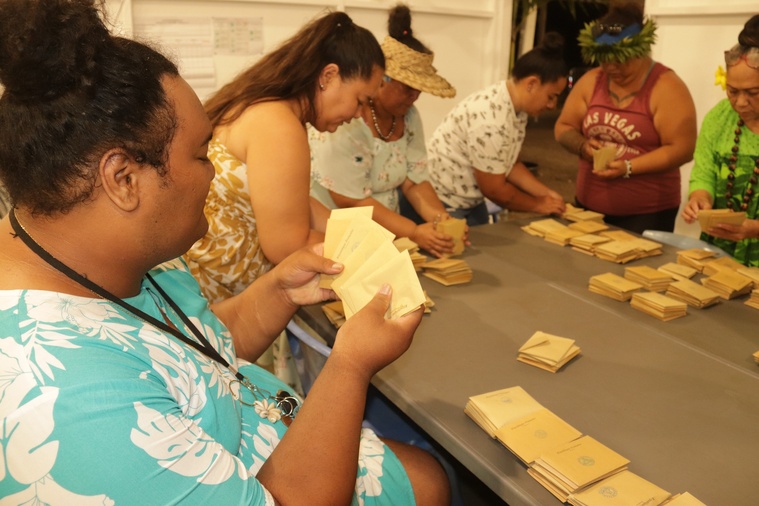 ​Oscar Temaru dans un fauteuil à Faa'a