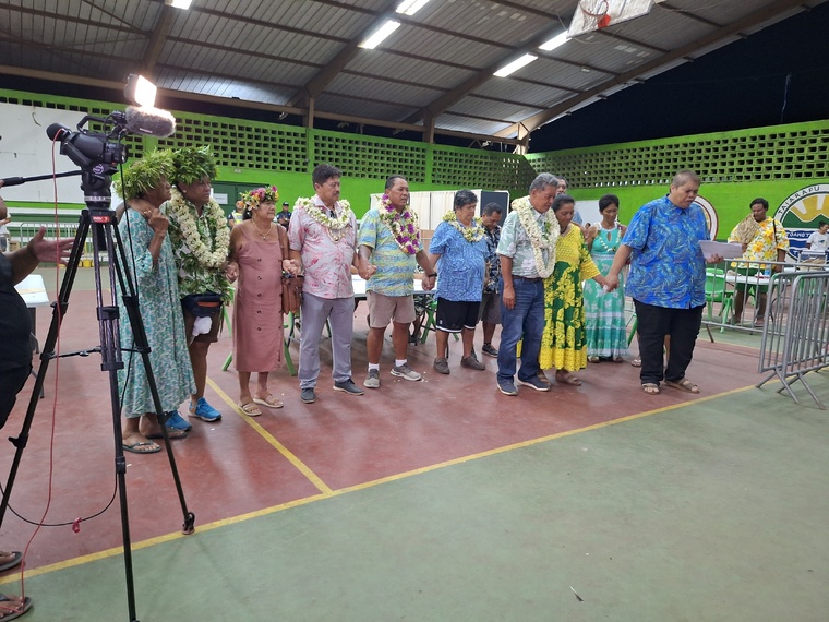 Chant commun et recueillement à l’issue de cette campagne électorale. Chant commun et recueillement à l’issue de cette campagne électorale.