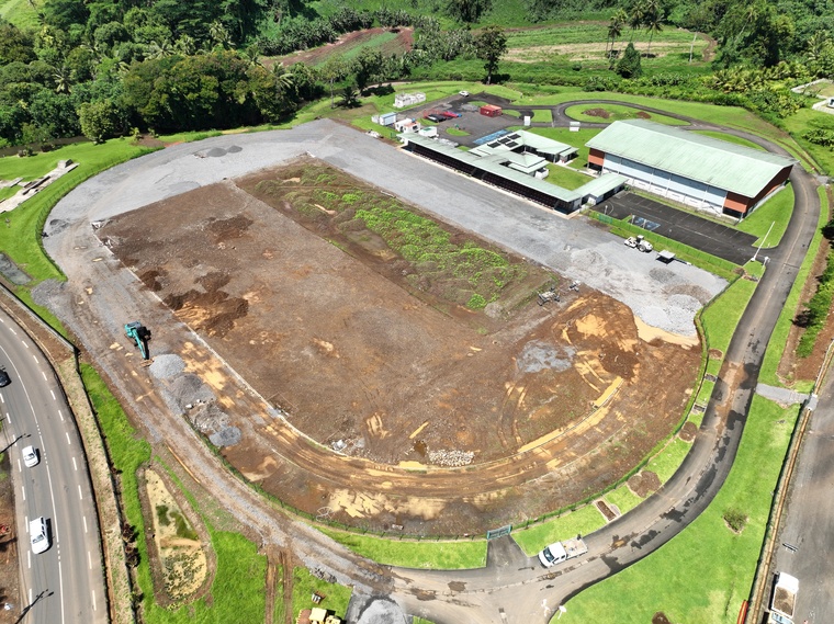 Vue aérienne du futur pôle d’athlétisme de Hitia’a (Crédit : G2P). Vue aérienne du futur pôle d’athlétisme de Hitia’a (Crédit : G2P).