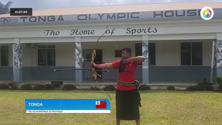 Tir à l’arc en ouverture de la séquence des Tonga. Tir à l’arc en ouverture de la séquence des Tonga.