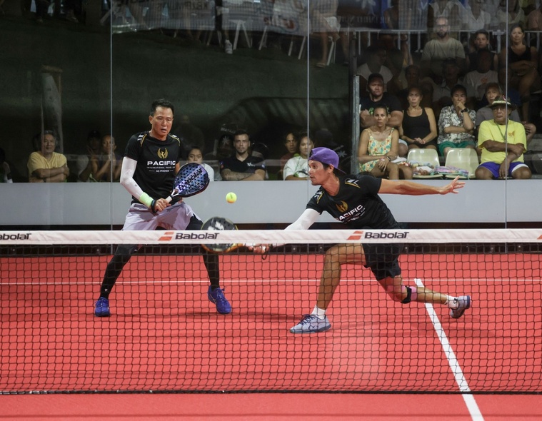 Bruno Laitame et Ridge Chung ont connu une entrée difficile dans le tournoi en étant battus (6/1.6/3) par les numéros 1 calédoniens Lorenz Pesselet et Christophe Soekarjan.