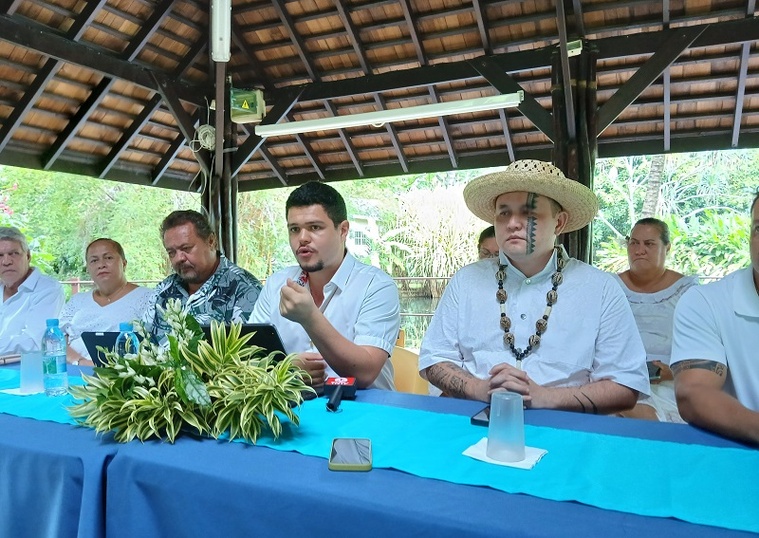 A fano tia : du groupe parlementaire au futur parti politique