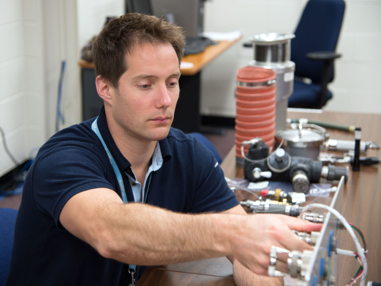 Manareva, un conte polynésien dans l’espace est soutenu par l’astronaute français Thomas Pesquet qui va s’envoler en novembre prochain vers la station spatiale internationale (ISS) Manareva, un conte polynésien dans l’espace est soutenu par l’astronaute français Thomas Pesquet qui va s’envoler en novembre prochain vers la station spatiale internationale (ISS)