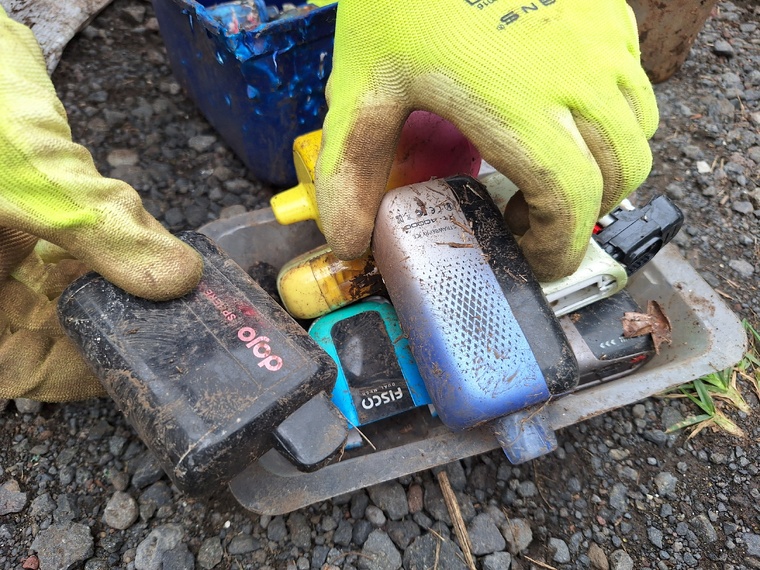 Les cigarettes électroniques jetables, nouveau fléau environnemental. Les cigarettes électroniques jetables, nouveau fléau environnemental.