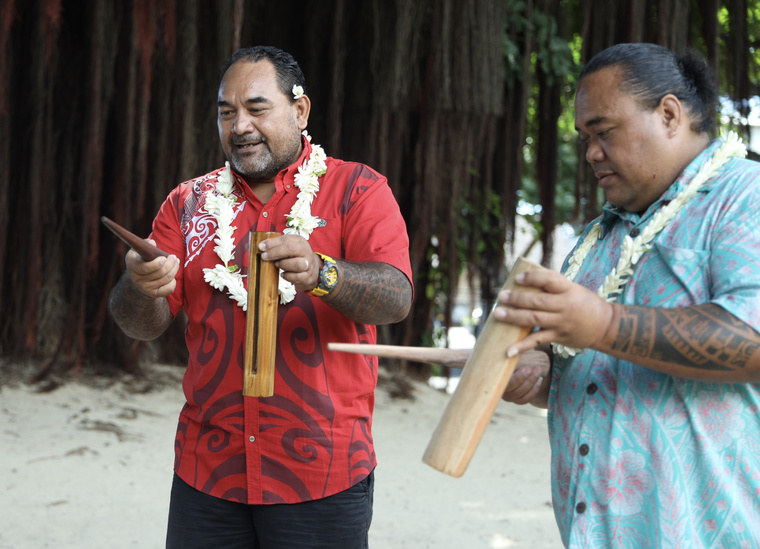 Un nouveau livre pour apprendre les rythmes du tō’ere à l’école