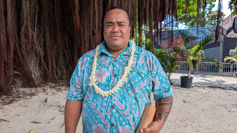 Un nouveau livre pour apprendre les rythmes du tō’ere à l’école