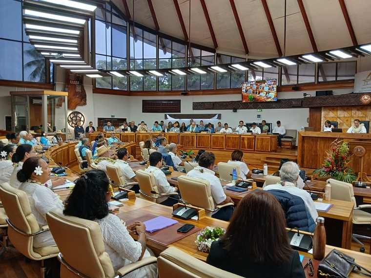Logement : le “A noho” adopté à l’unanimité après bras de fer politique à Tarahoi Logement : le “A noho” adopté à l’unanimité après bras de fer politique à Tarahoi