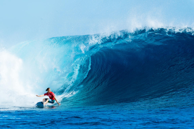 Le Sud Africain Jordy Smith s'est qualifié pour le round 3 Le Sud Africain Jordy Smith s'est qualifié pour le round 3