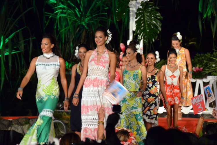 Gala : Les miss ont défilé sur un air "d'autrefois" Gala : Les miss ont défilé sur un air "d'autrefois"