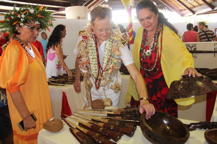 Le nouveau haut-commissaire, René Bibal a pu découvrir le savoir-faire des marquisiens