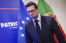 Bardella enlèverait le drapeau européen du perron de l'Elysée s'il était élu président Bardella enlèverait le drapeau européen du perron de l'Elysée s'il était élu président