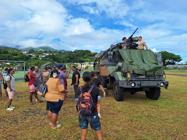 Les visiteurs ont pu embarquer à bord d’un GMC, camion militaire par excellence (Crédit : Anne-Charlotte Lehartel).
