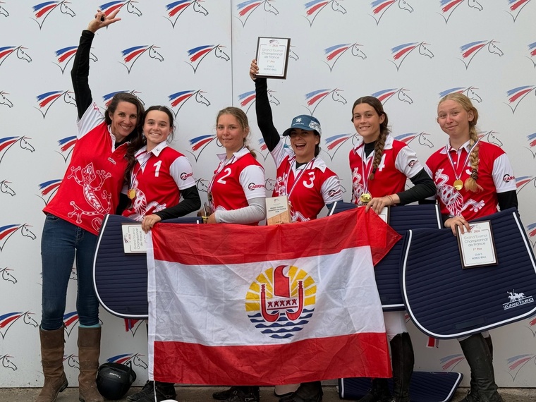 L’équipe junior tahitienne de horse-ball championne de France L’équipe junior tahitienne de horse-ball championne de France