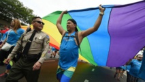 Gay Pride/Los Angeles: la police cherche les motivations d'un homme arrêté avec un arsenal Gay Pride/Los Angeles: la police cherche les motivations d'un homme arrêté avec un arsenal
