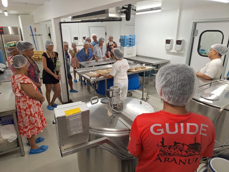 Dans les coulisses de La Fromagère de Tahiti, à Faratea.