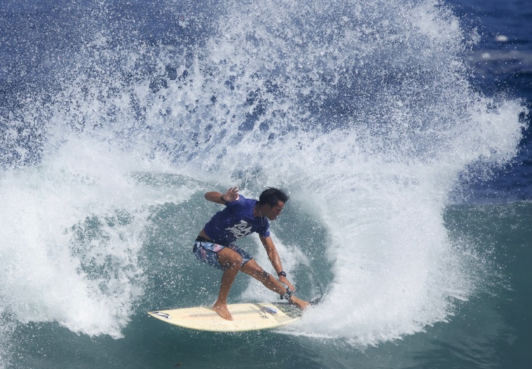 Ça surfe à Papara !