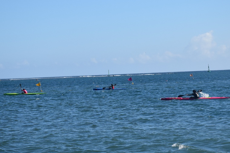 Les meilleurs kayakistes étaient présents sur le plan d’eau de Taaone, samedi, pour tenter de faire partie de la future sélection polynésienne de kayak surfski.