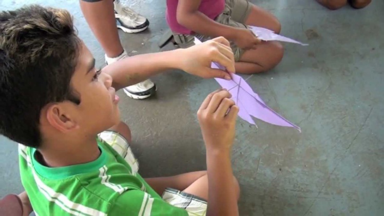 Page enfant : Jouer au cerf-volant n'est pas sans danger Page enfant : Jouer au cerf-volant n'est pas sans danger