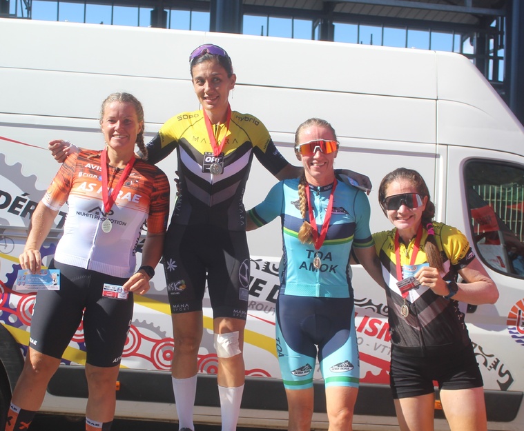 La Fédération tahitienne de cyclisme a honoré les dames, dimanche, en leur réservant une course, jour de Fête des mères. Kylie Crawford (1) l’a emporté devant Adelaïde Treujou (à gauche), Marta Slosarska et Heina Tetuanui.
