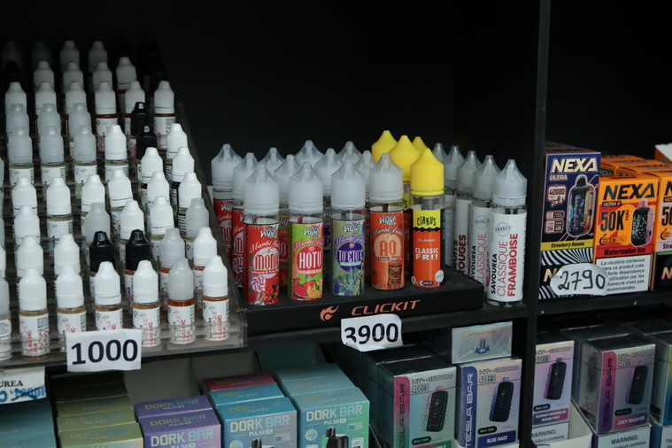 Vapotage : boutiques qui ferment et licence obligatoire, la nouvelle réglementation change le secteur Vapotage : boutiques qui ferment et licence obligatoire, la nouvelle réglementation change le secteur