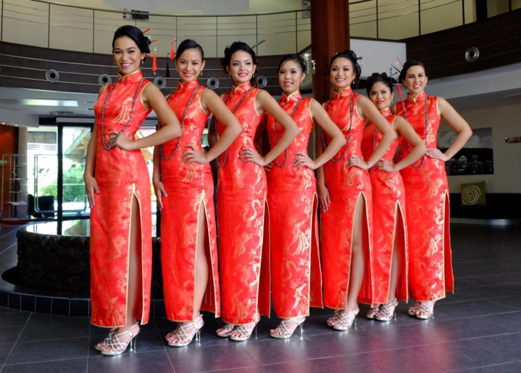 Samedi dernier, les sept jeunes femmes candidates au titre de Miss Dragon 2016 sont passées devant le jury. ©Ryan Fong