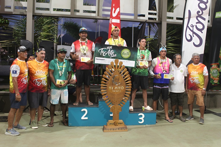 Va’a – Brice Punuataahitua survole le Te Aito