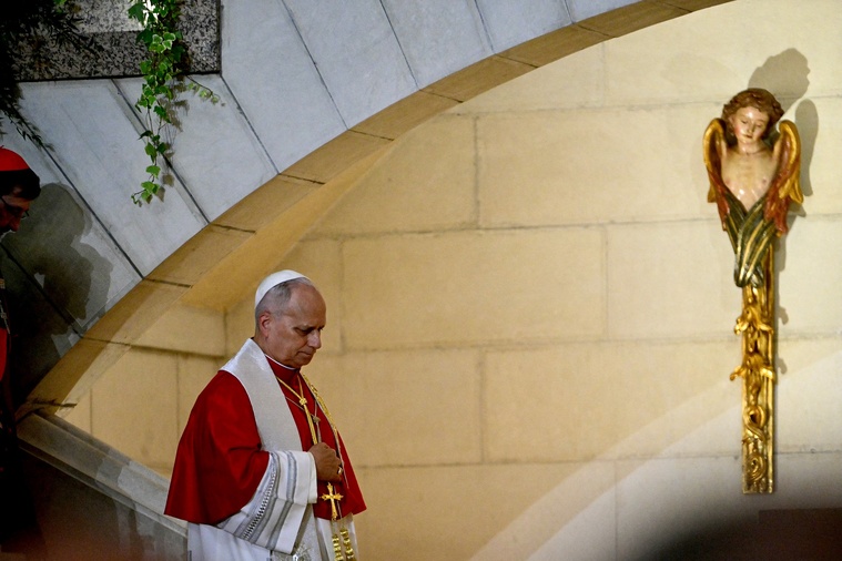 Le pape promet des "efforts supplémentaires" pour lutter contre les violences sexuelles dans l'Eglise Le pape promet des "efforts supplémentaires" pour lutter contre les violences sexuelles dans l'Eglise