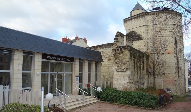 Un Tahitien de 40 ans condamné pour violence conjugale en Maine-et-Loire Un Tahitien de 40 ans condamné pour violence conjugale en Maine-et-Loire