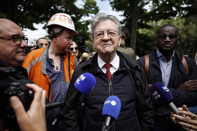 Présidentielle: Mélenchon promet un référendum sur l'indépendance de la Nouvelle-Calédonie Présidentielle: Mélenchon promet un référendum sur l'indépendance de la Nouvelle-Calédonie